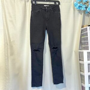 Levis Women’s 721 High Rise Skinny Distressed Jeans size 29